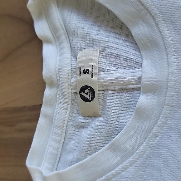 American Giant white woman's t shirt 💯 cotton made in USA - Picture 2 of 9